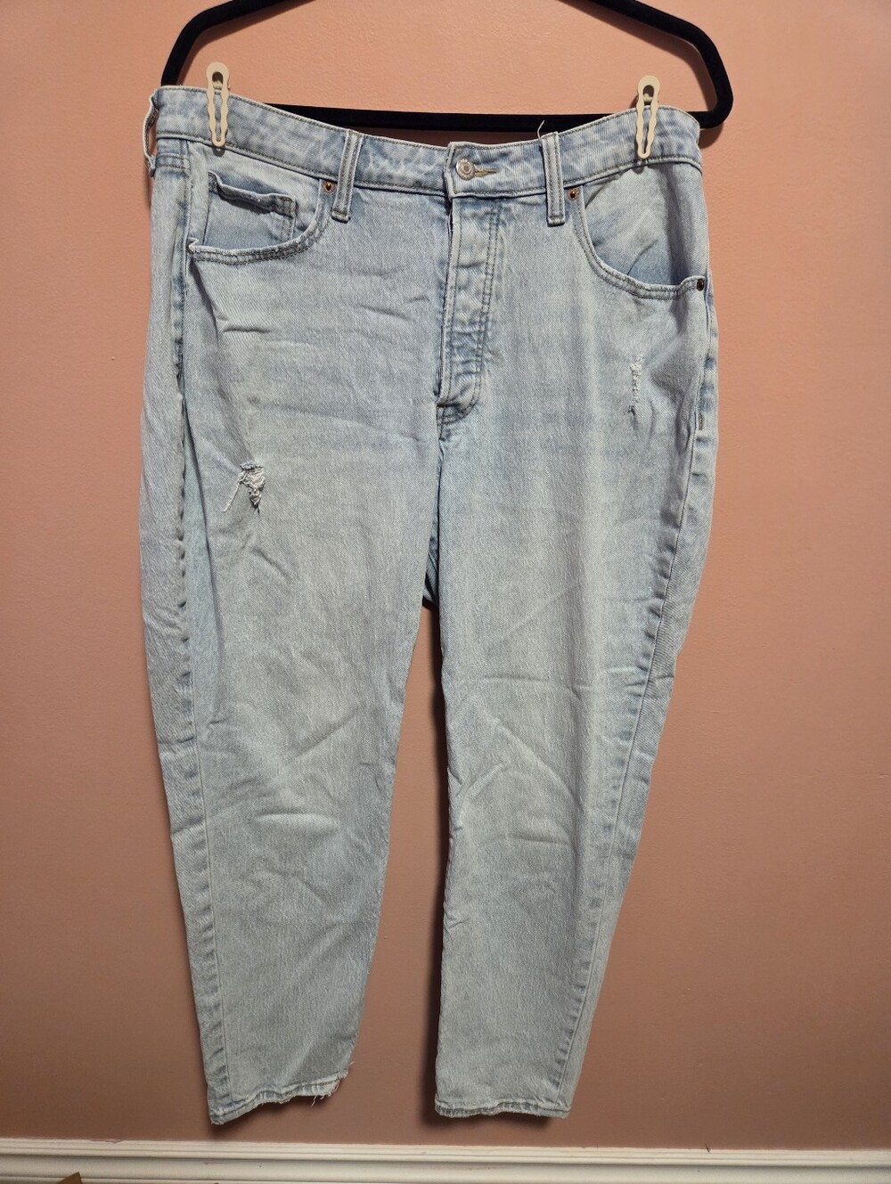 High Rise Light Wash Straight Fit Jeans